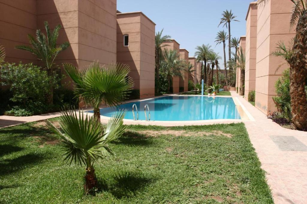 Holiday home 4 Bedroom House With Swimming Pool